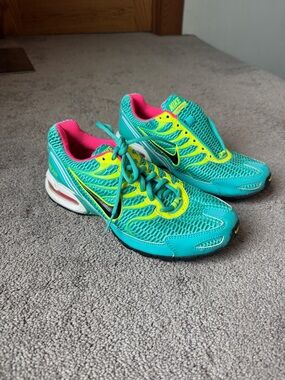 Nike Air Max Torch 4 Hyper Jade Running Shoes SIZE 8